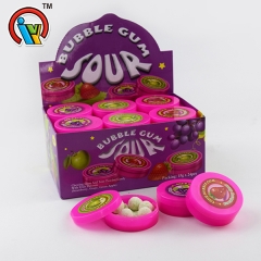 masticar chicle con caramelo en polvo