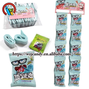 rollo de chicle con caramelo