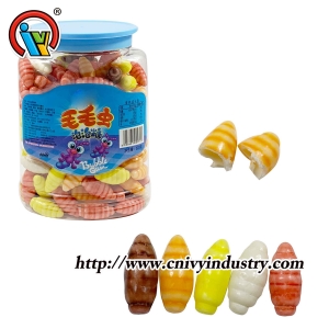 forma de oruga mascar chicle