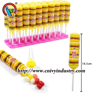 forma de botella de hamburguesa dentro de caramelos de gomitas