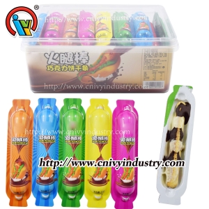 Taza de galleta de chocolate con mermelada en forma de jamón